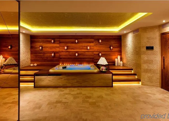 Отель Doubletree By Hilton - Old Town 5*