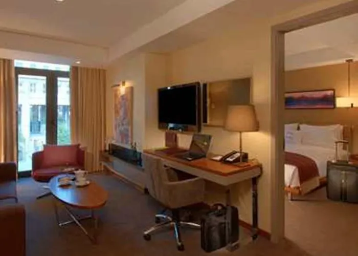 Отель Doubletree By Hilton - Old Town 5*